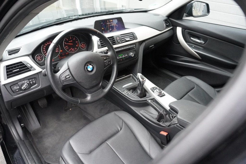 BMW 3-serie Touring 316d Executive, Auto's, BMW, Achterwielaandrijving, Zwart, 116 pk, Zwart