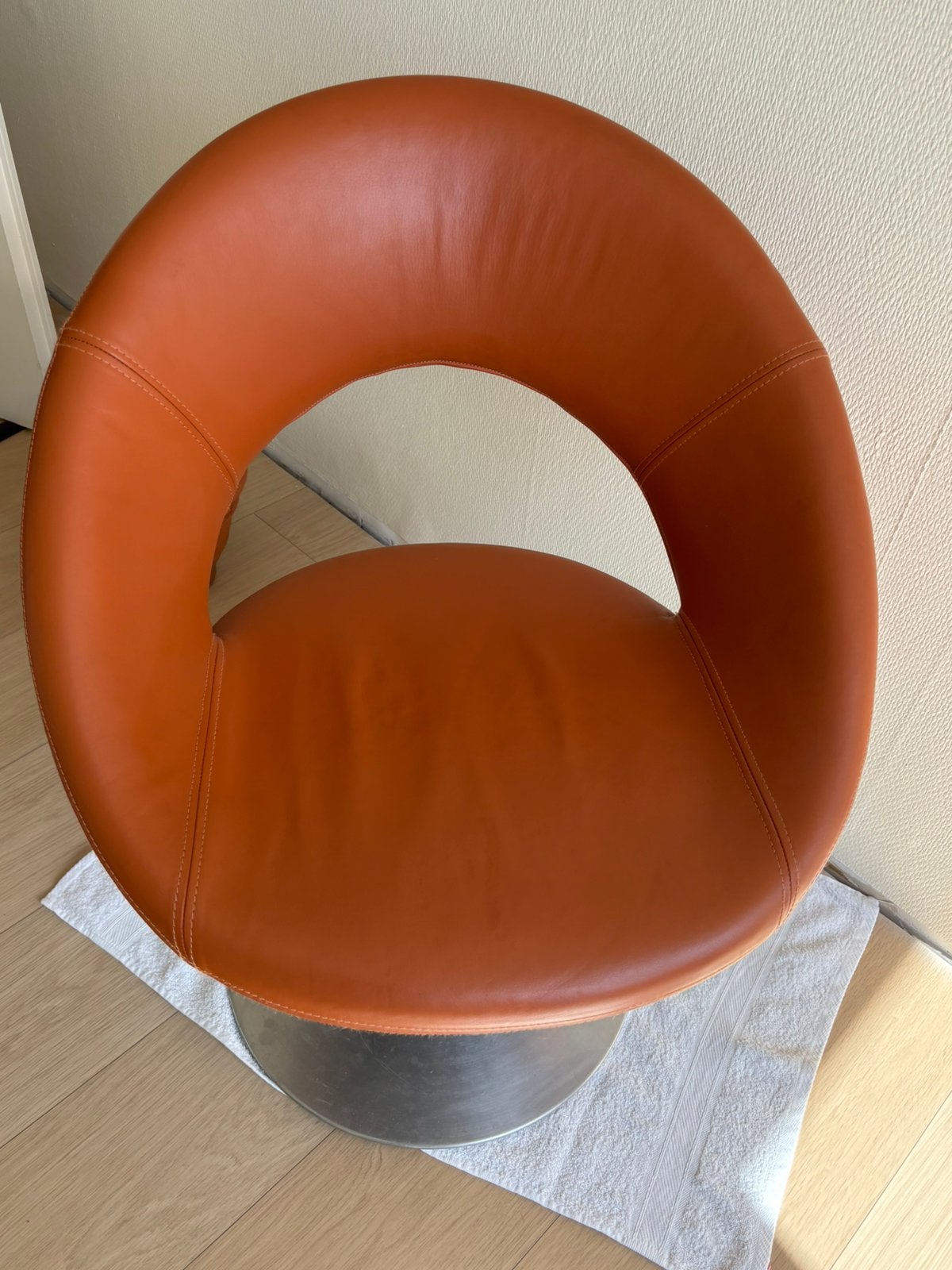 Original Artfort Leather Lounge Chair – Terracotta color, Ophalen, Zo goed als nieuw, 75 tot 100 cm