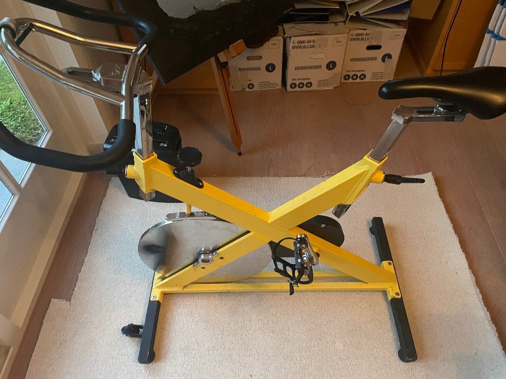 Spinning fiets/ Hometrainer, Ophalen, Gebruikt, Metaal, Benen