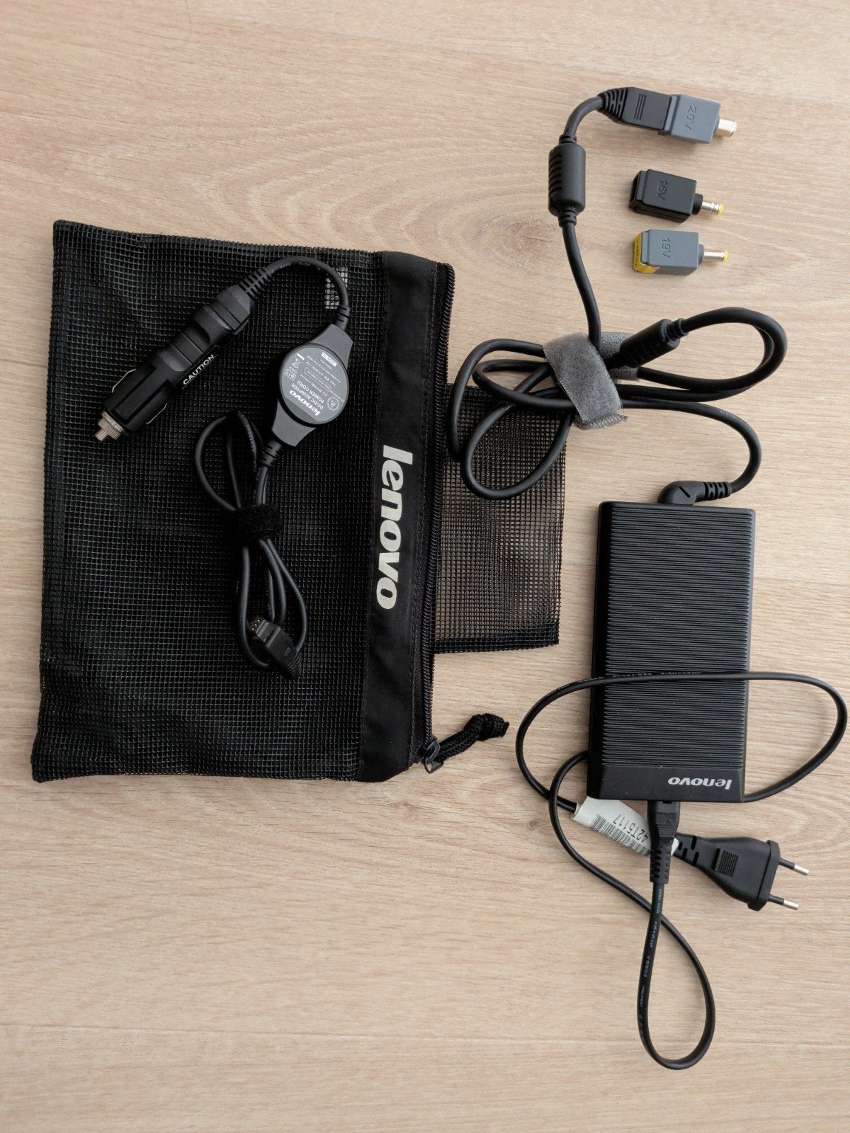 Lenovo AC/DC Combo Adapter met diverse tips, Ophalen of Verzenden, Gebruikt, Lenovo