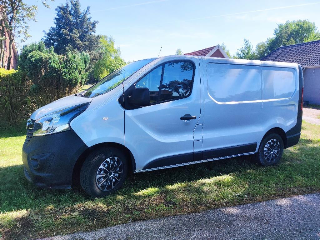 Opel Vivaro 1.6D 92KW 2017, Auto's, Bestelauto's, Particulier, ABS, Achteruitrijcamera, Airbags, Airconditioning, Alarm, Bluetooth