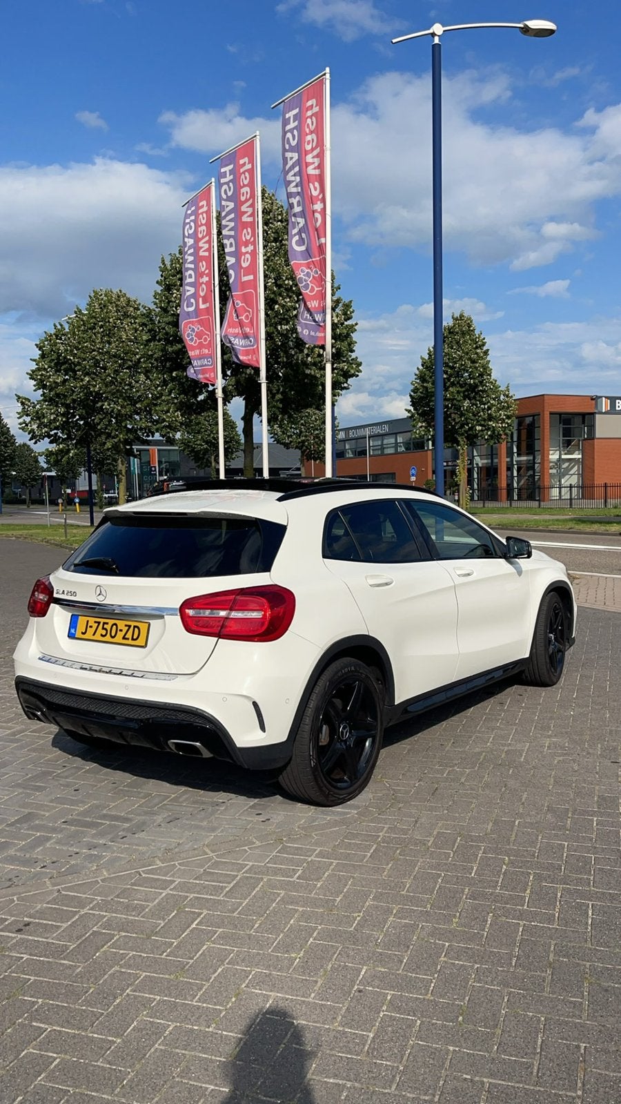 Mercedes-Benz GLA 250 211pk 7G-DCT 4Matic 2013 Wit, Auto's, Automaat, 15 km/l, 1800 kg, 4 cilinders