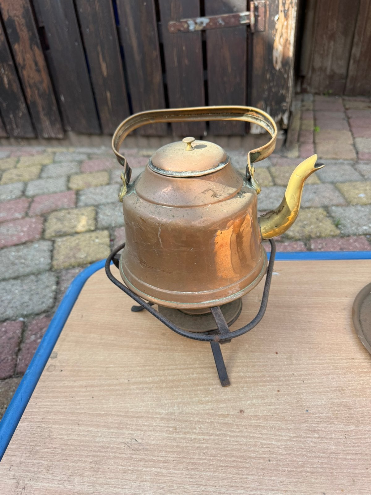 Koperen theepot, Ophalen