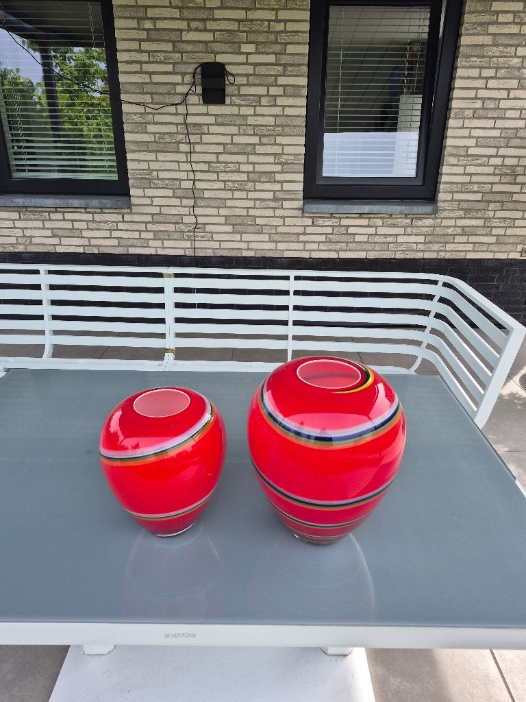 Te koop 2 rode glazen Loranto vazen, Ophalen, Minder dan 50 cm, Rood, Glas