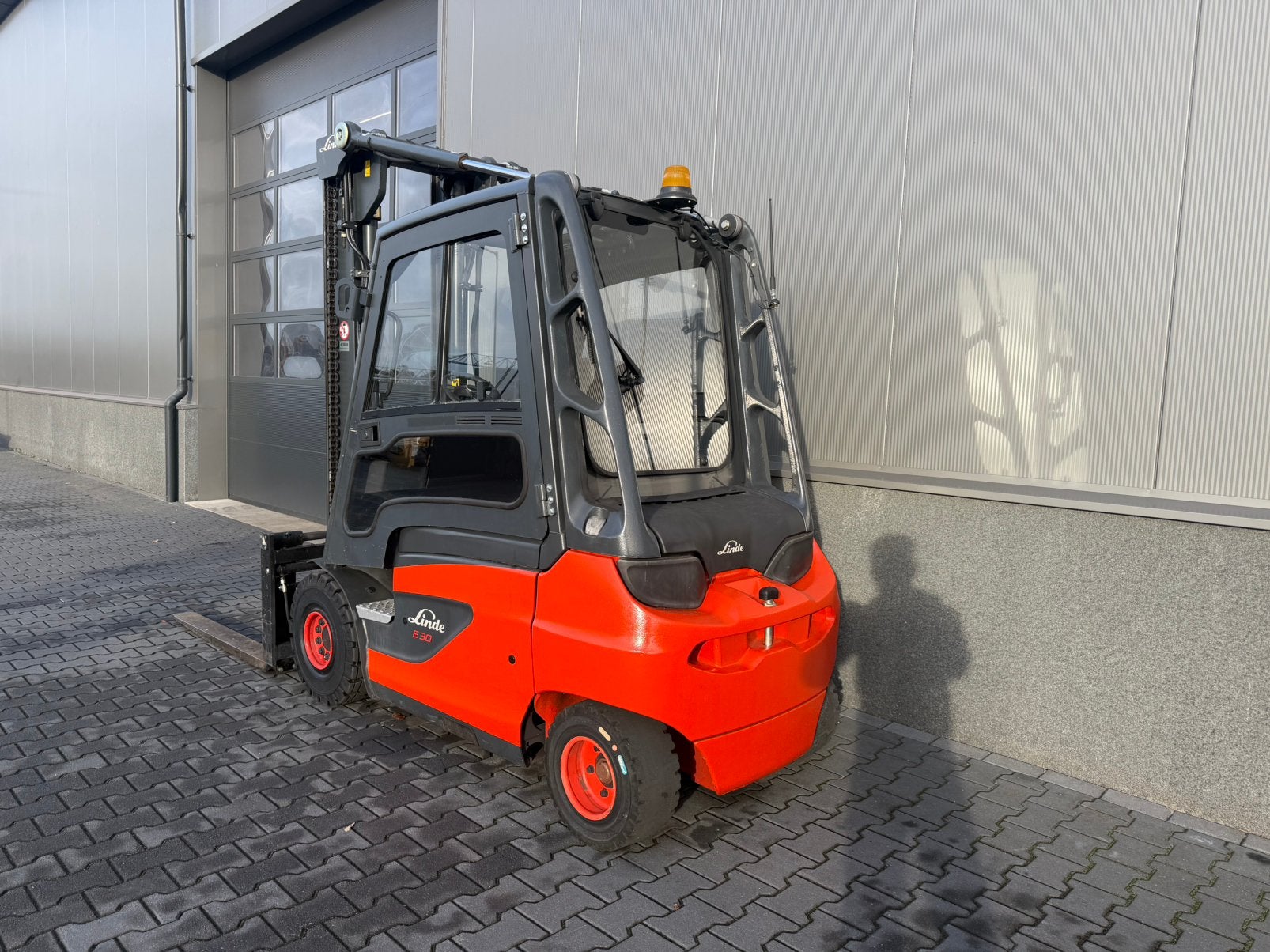 Linde E30 elektrische hefruck ‘nieuwe batterij’ ‘2848 uur’, 2000 tot 3000 kg, Ophalen of Verzenden, Elektrisch, Heftruck
