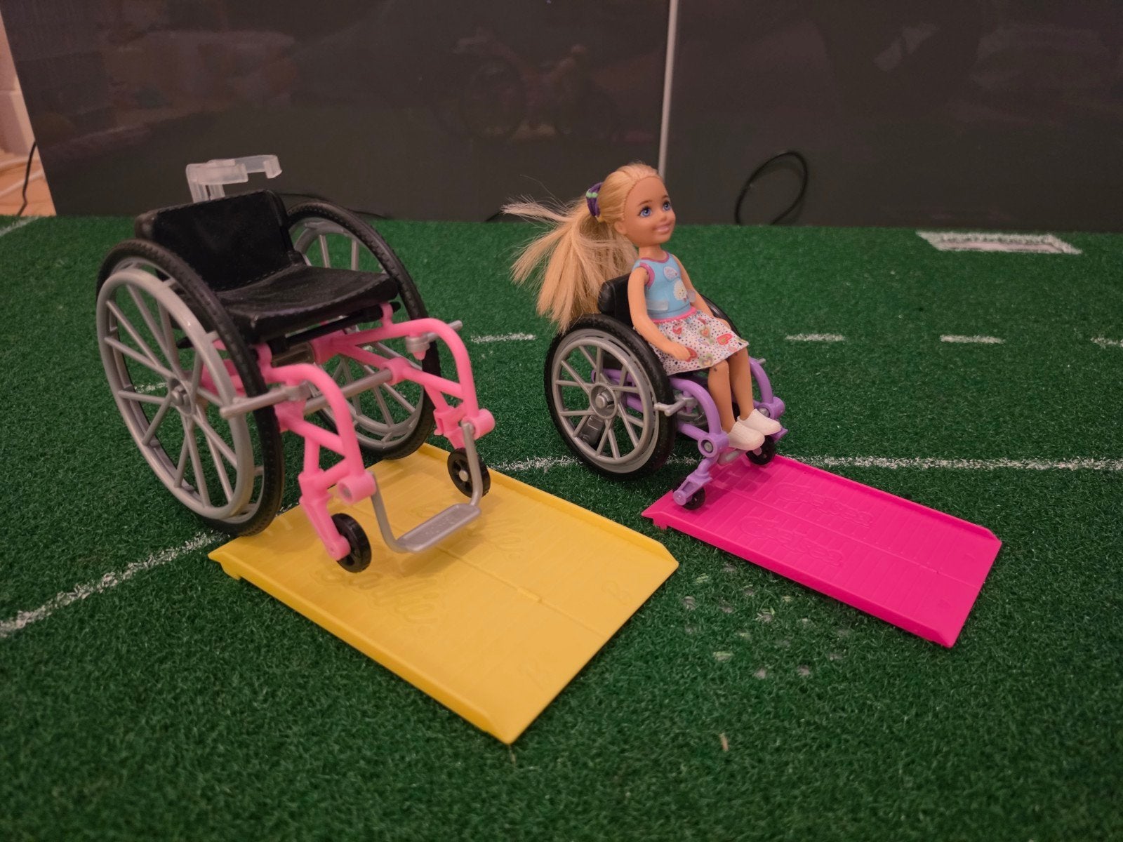 Barbie en Chelsea rolstoelen