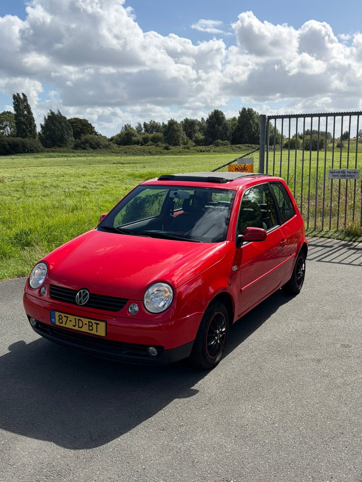 VW Lupo 1.4 2002 NAP Schuifdak Bluetooth, Auto's, Volkswagen, Voorwielaandrijving, 450 kg, 31 €/maand, 4 cilinders
