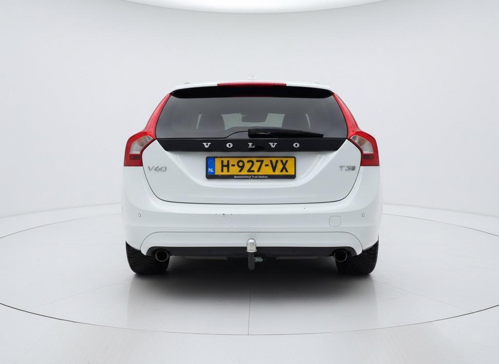Volvo V60 1.5 T3 Kinetic|Trekhaak|Camera|Stoelverwarming, Auto's, Euro 6, 4 cilinders, Wit, Automatische klimaatregeling