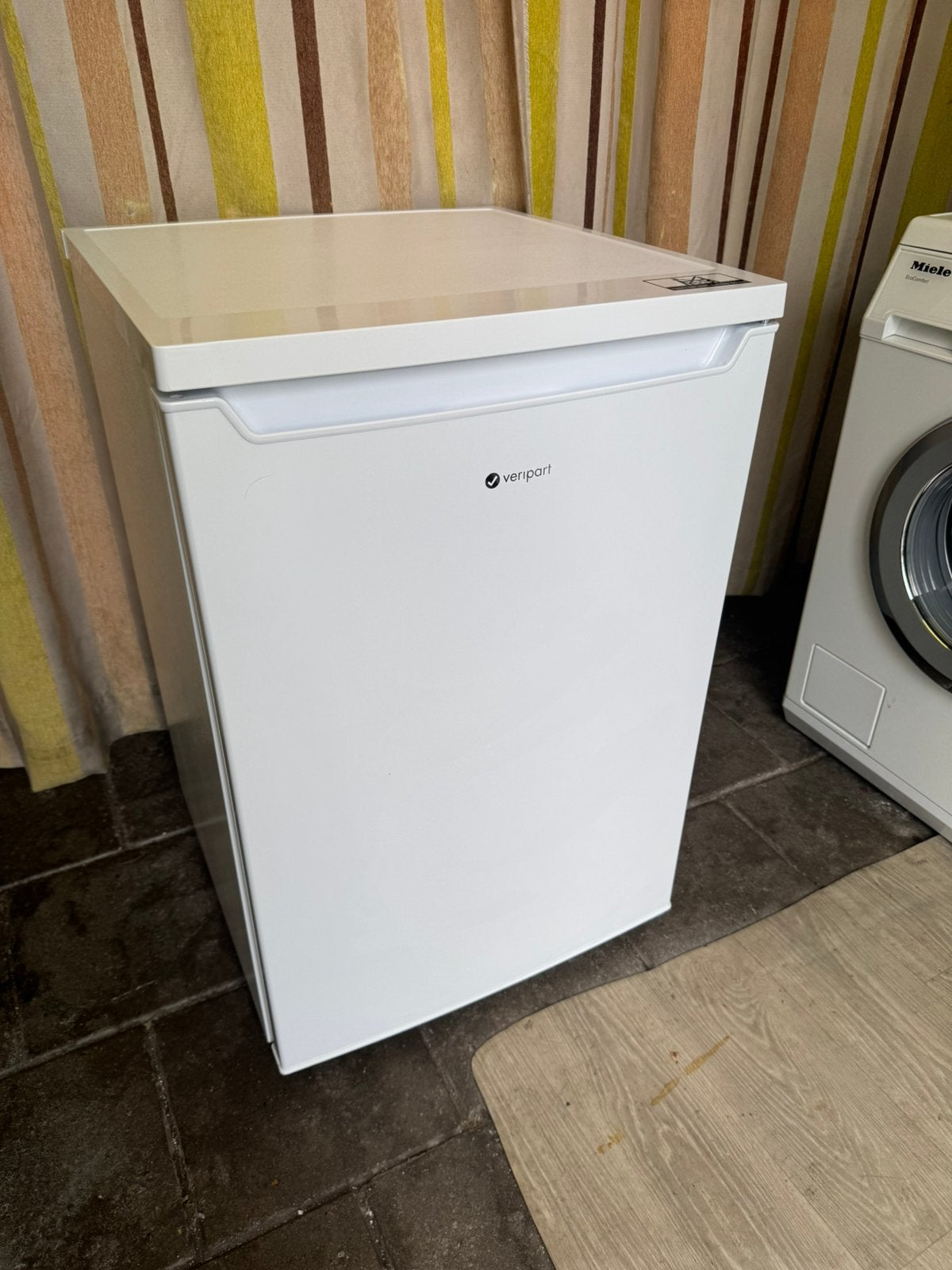 Veripart (Coolblue) Tafelmodel Koelkast | Zonder Vriesvak, Ophalen, Minder dan 85 cm, 100 tot 150 liter, Energieklasse A of zuiniger