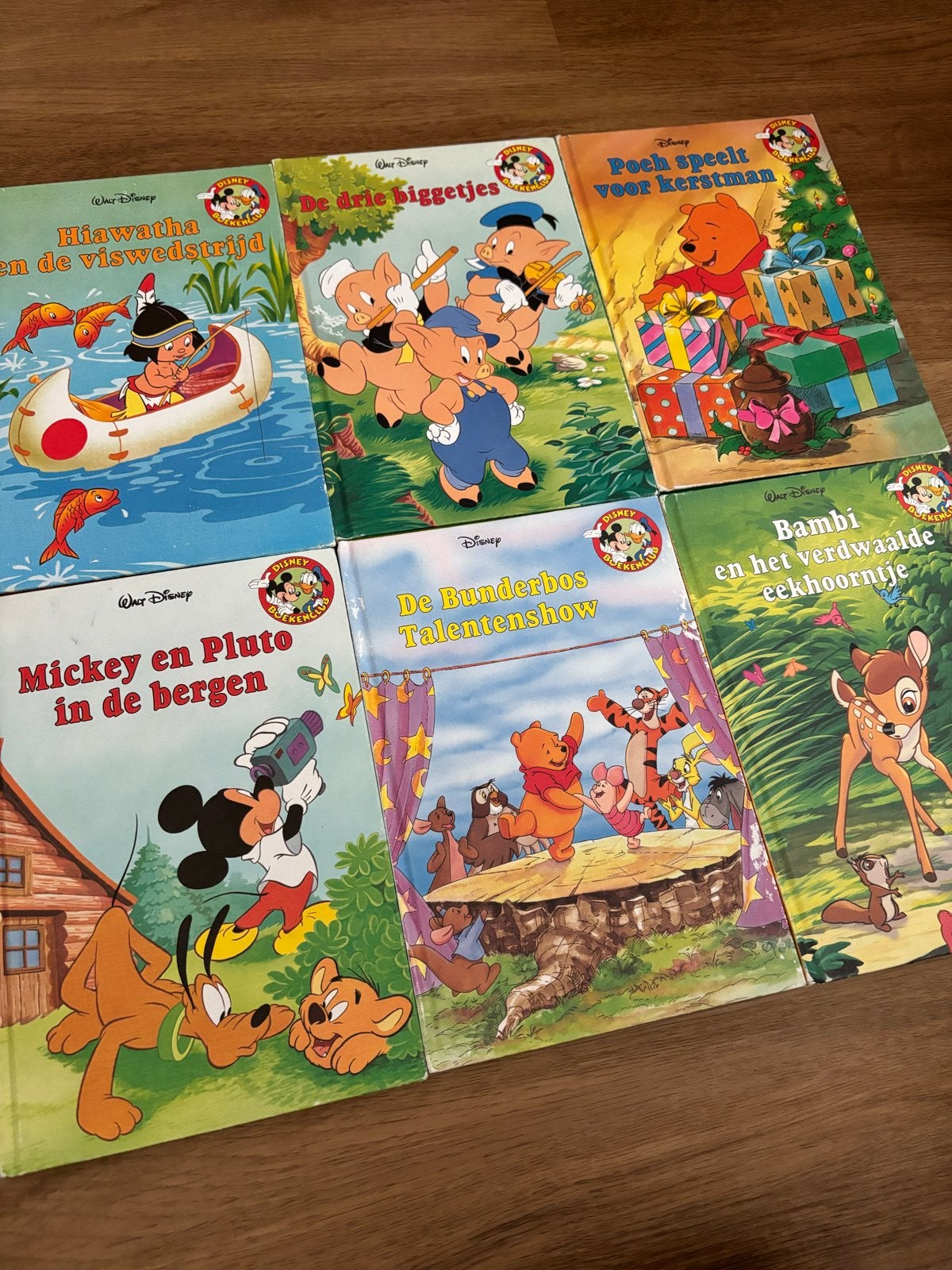 6 Disney boeken: Hiawatha, Drie Biggetjes, Poeh, Mickey, Bam, Verzamelen, Ophalen of Verzenden, Bambi of Dumbo, Gebruikt, Papier, Kaart of Schrift