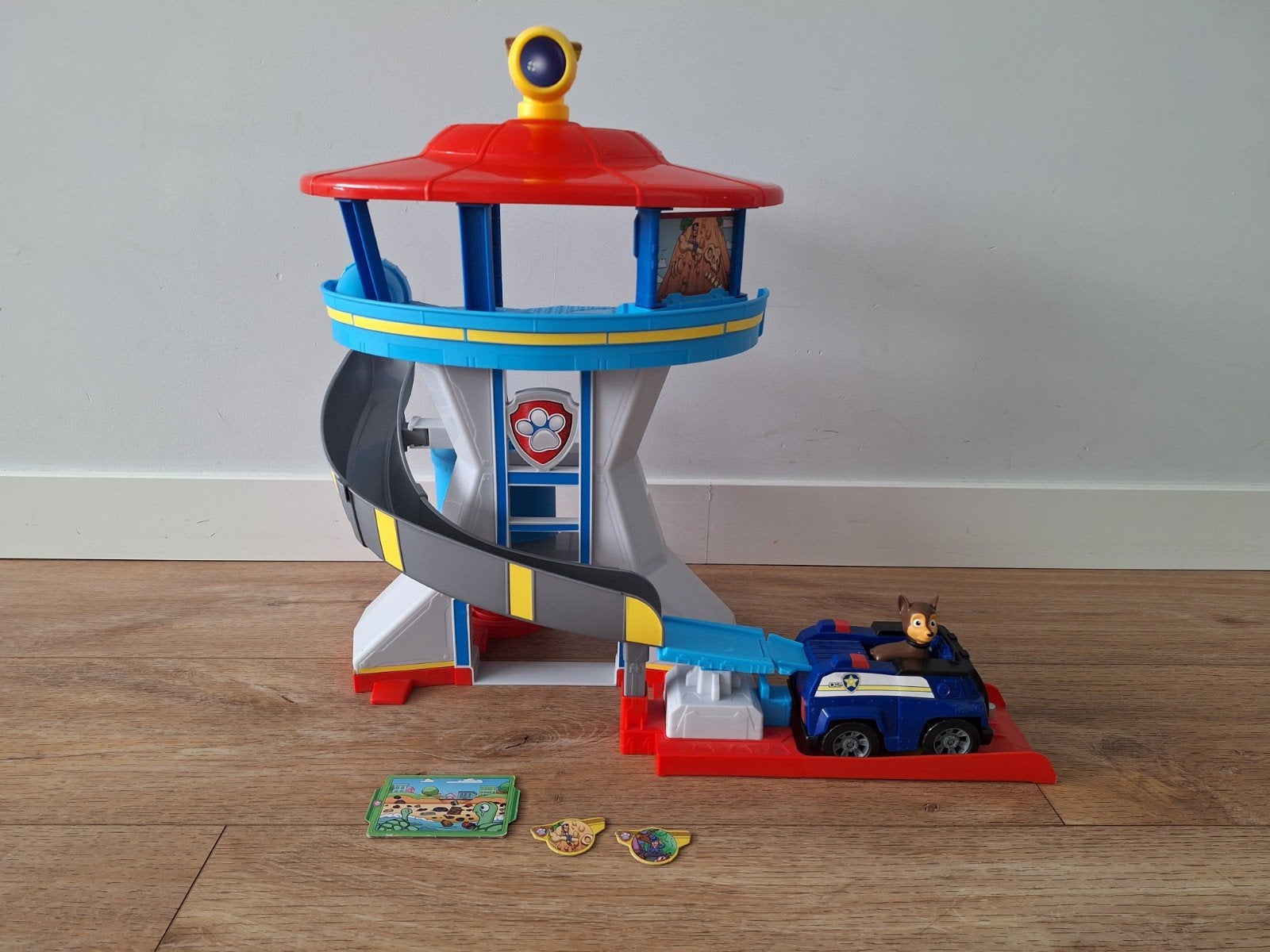 Paw Patrol Uitkijktoren met Chase figuur en auto, Ophalen, Zo goed als nieuw