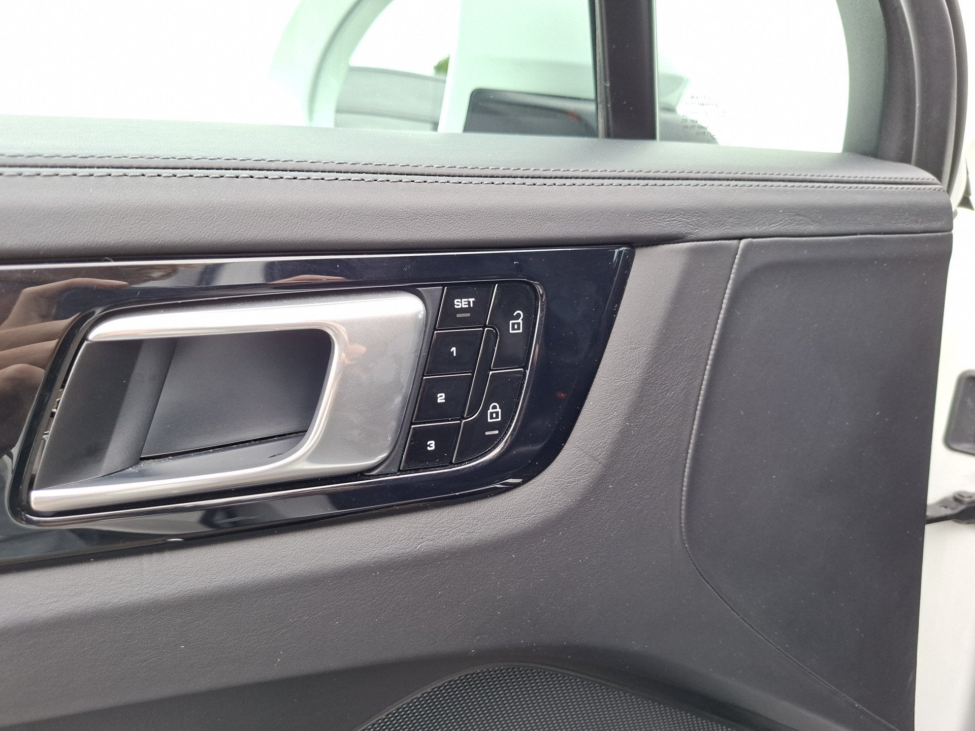 Foto 12 van Porsche Cayenne Coupé 3.0 E-Hybrid Pano Trekhaak(3500) 360