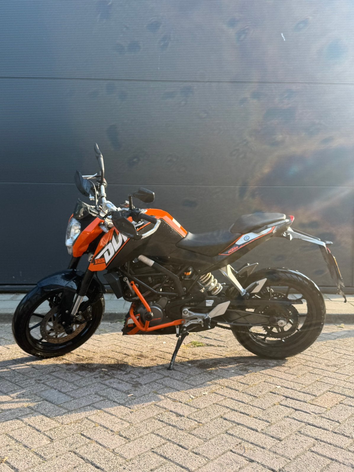 KTM duke 125 2e eigenaar met valbeugels!!, Motoren, Motoren | KTM, Particulier, Naked bike