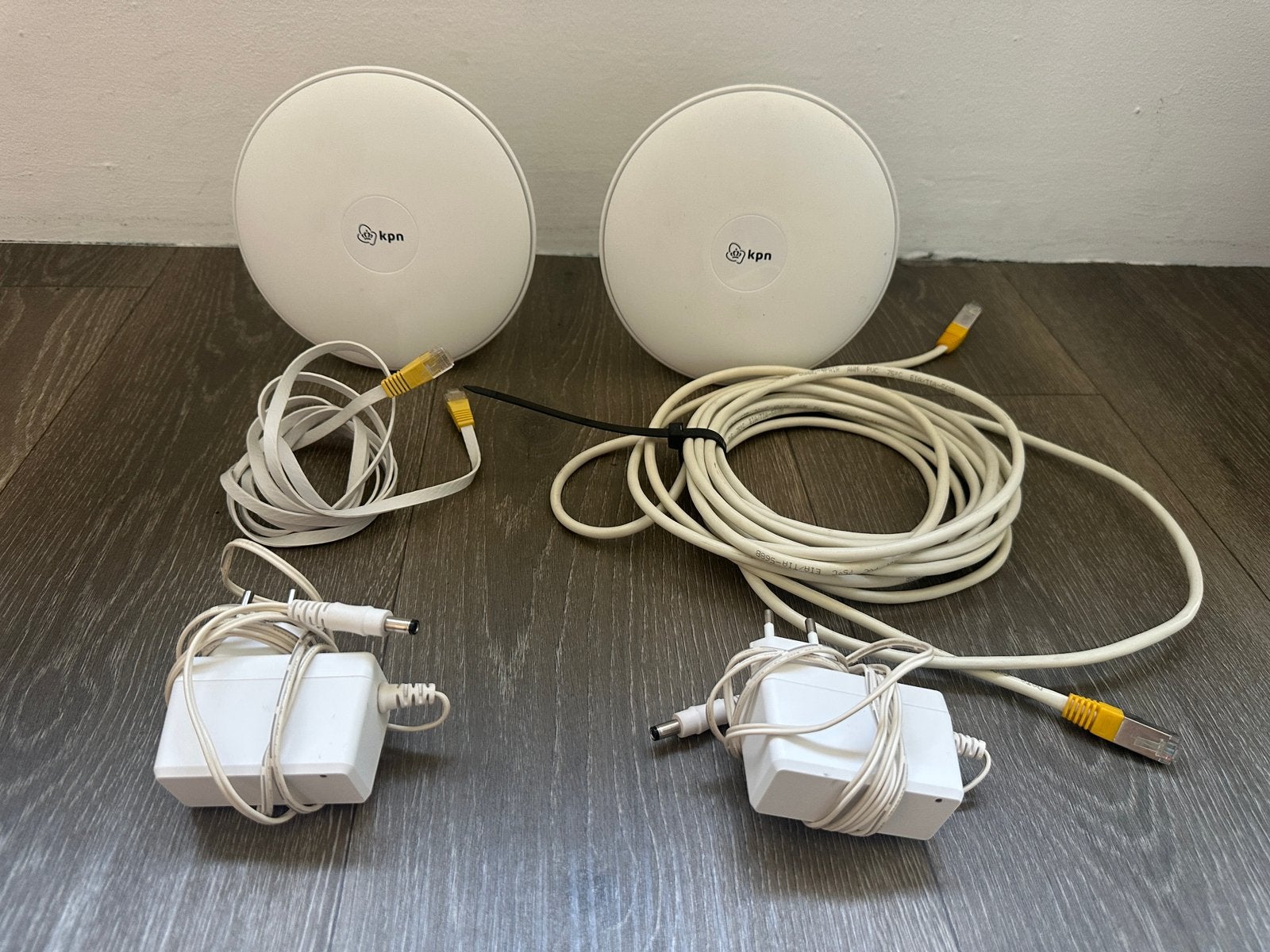 KPN SuperWifi (Model 1) – Set van 2 Wifi-versterkers, Computers en Software, WiFi-versterkers, Ophalen of Verzenden, Zo goed als nieuw
