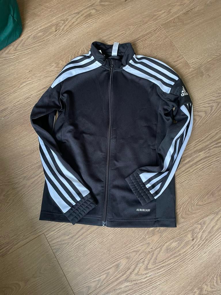 Adidas vest maat 140, Ophalen of Verzenden, Zo goed als nieuw, Jongen of Meisje, Trui of Vest