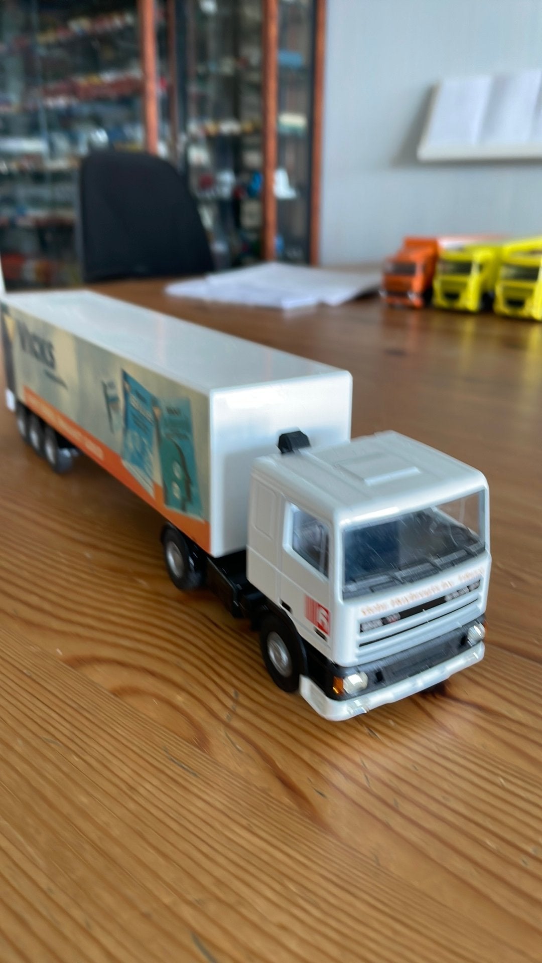 Daf 95 400 Ati truck met oplegger “Vicks”, Ophalen of Verzenden, Zo goed als nieuw, Bus of Vrachtwagen, Lion Toys
