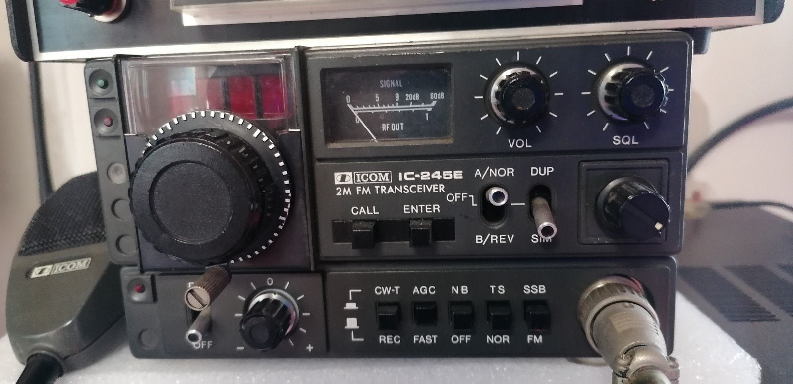 Icom IC-245E 2M FM Transceiver - Vintage Ham Radio, Telecommunicatie, Zenders en Ontvangers, Ophalen, Gebruikt, Zender en Ontvanger
