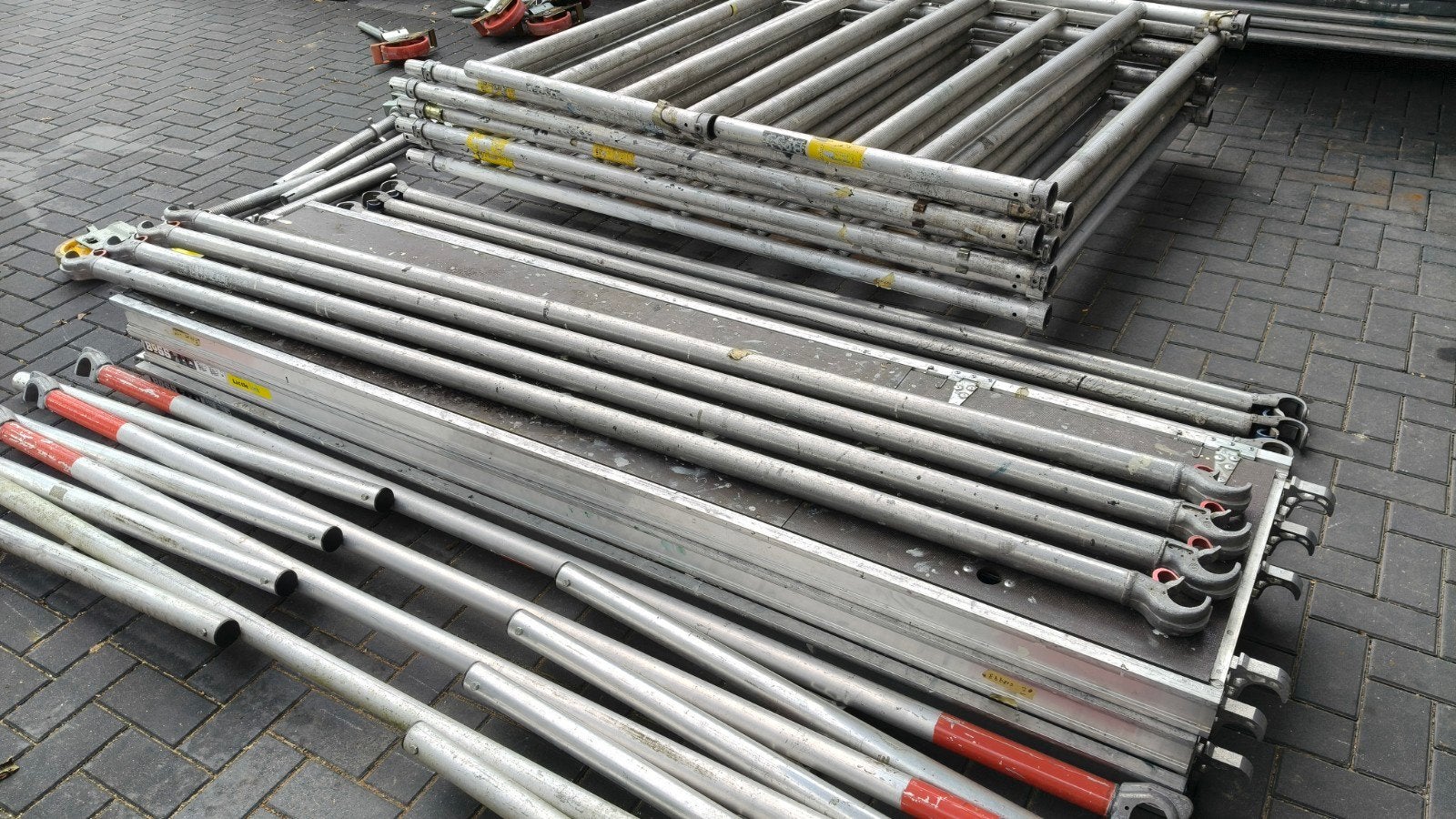 Rolsteiger werkhoogte 8.2 meter merk Little Jumbo Boss, Ophalen, Gebruikt, Rolsteiger of Kamersteiger, 5 meter of hoger