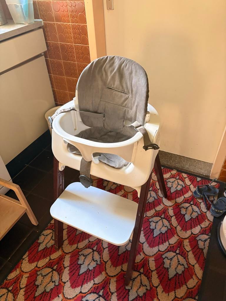 Stokke stepsstoel met benodigdheden, Kinderen en Baby's, Kinderstoelen, Ophalen, Gebruikt, Meegroeistoel, Gordel(s)