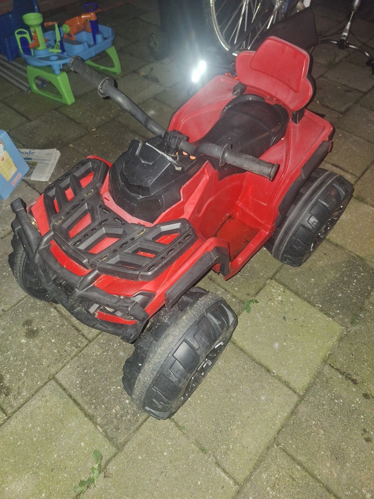 Rode elektrische kinderquad, Gebruikt