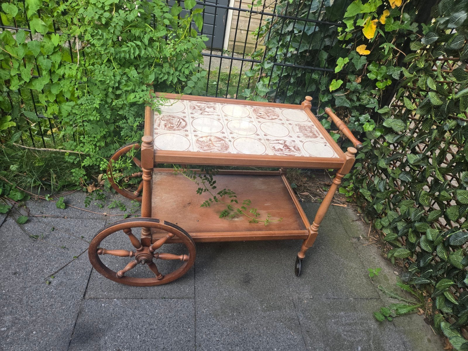 Vintage serveerwagen met tegeltjesblad, Ophalen