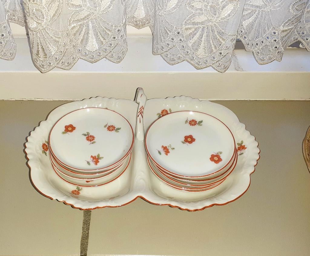 Antieke schoteltjes set met dienblad, Ophalen of Verzenden