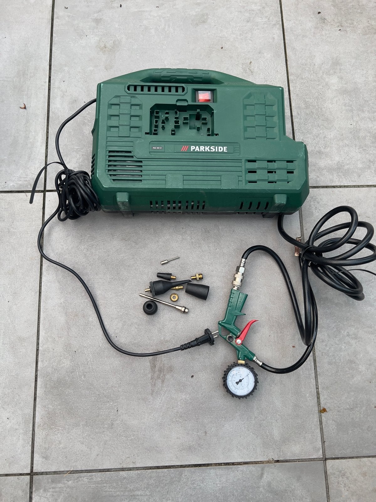 Parkside PKZ 180 C4 Compressor met accessoires, Doe-het-zelf en Verbouw, Gebruikt, 6 tot 10 bar, Ophalen of Verzenden, Minder dan 200 liter/min
