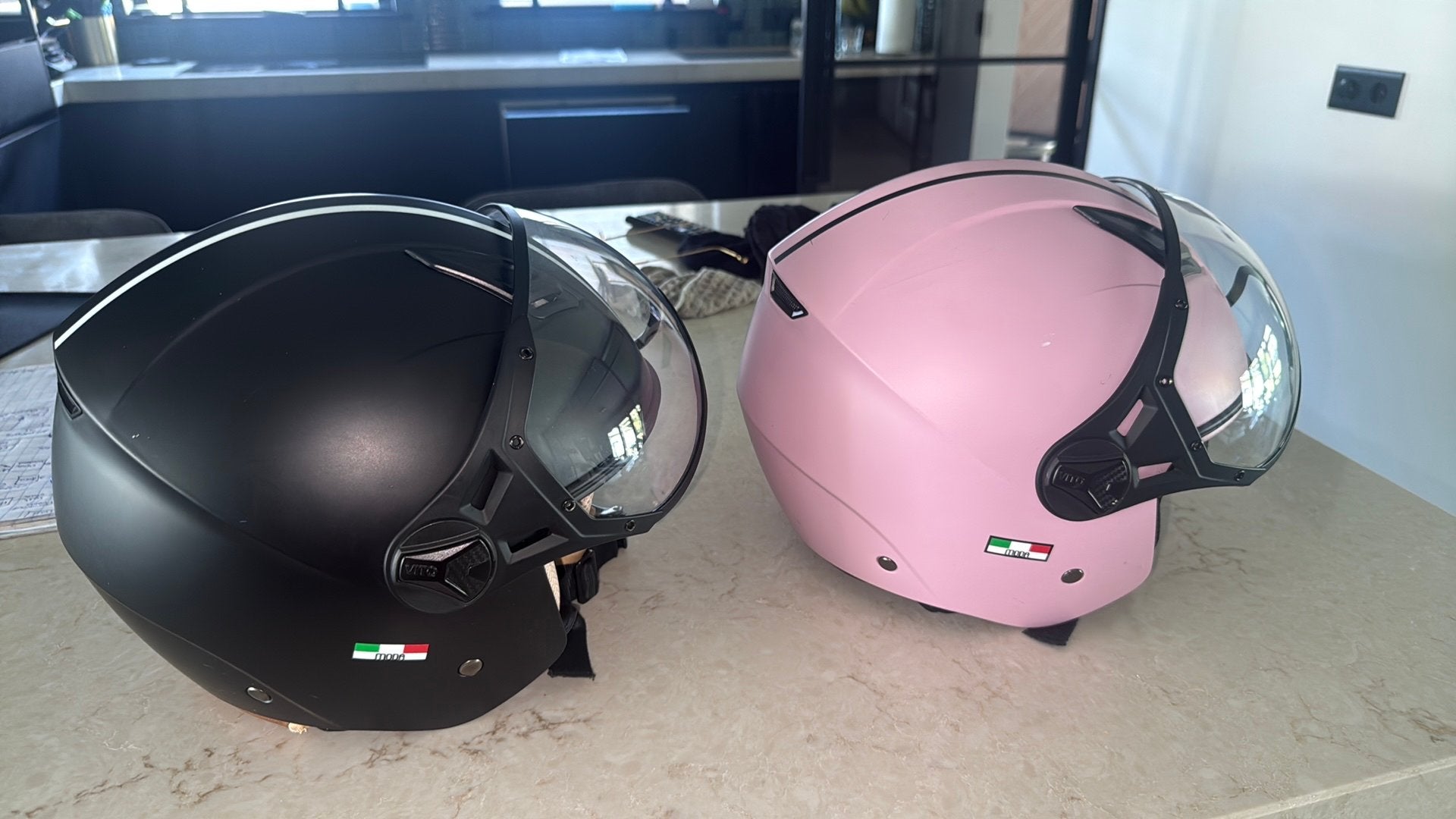 Vito helmets moda roze, Fietsen en Brommers, Brommerhelmen, Ophalen, Zo goed als nieuw, Medium