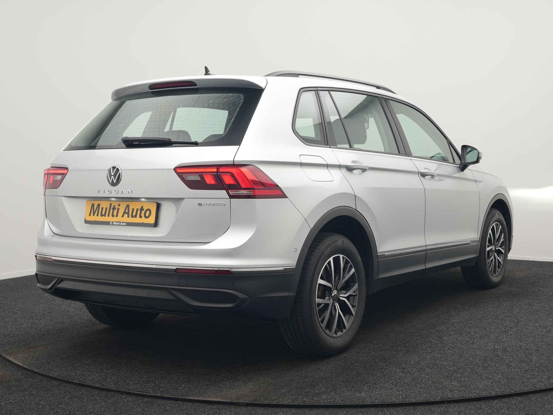 Volkswagen Tiguan 1.4 TSI eHybrid Life PHEV 245pk | Trekhaak, Auto's, 1716 kg, Stof, Automatische klimaatregeling, 4 cilinders