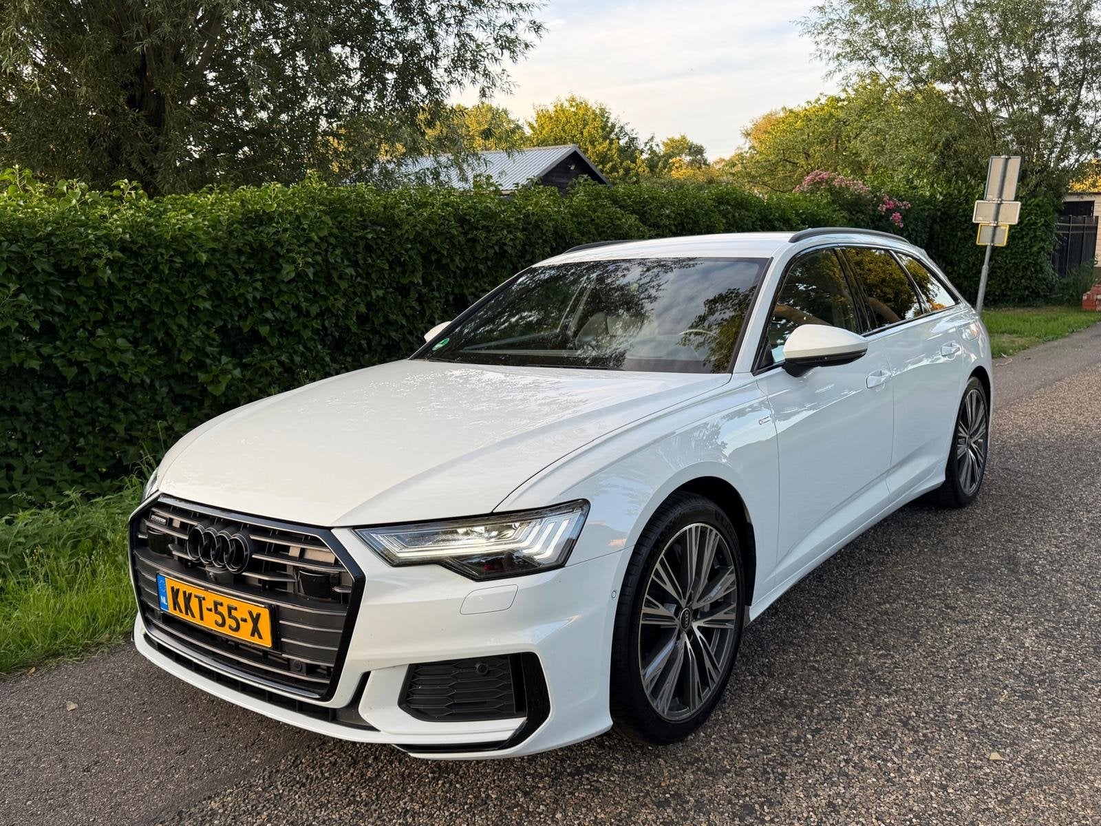 Audi A6 50 Tfsi e Quattro 299pk S Tronic 2022 Wit km 59150, Auto's, Automaat, 4 cilinders, Leder en Stof, Wit