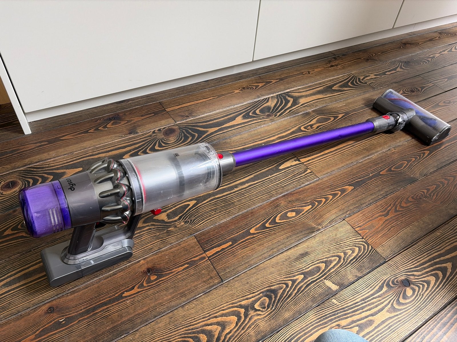 Dyson V11 Draadloze Steelstofzuiger - Krachtig en Compleet, Witgoed en Apparatuur, Stofzuigers, Ophalen, Gebruikt, Draadloos, Dyson