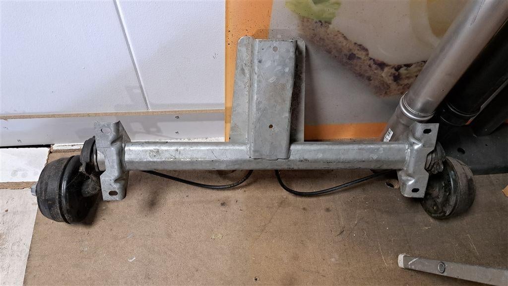 ALKO aanhangeras geremd B 700-5 4 gaats 750 / 650 kg, Ophalen, Nieuw