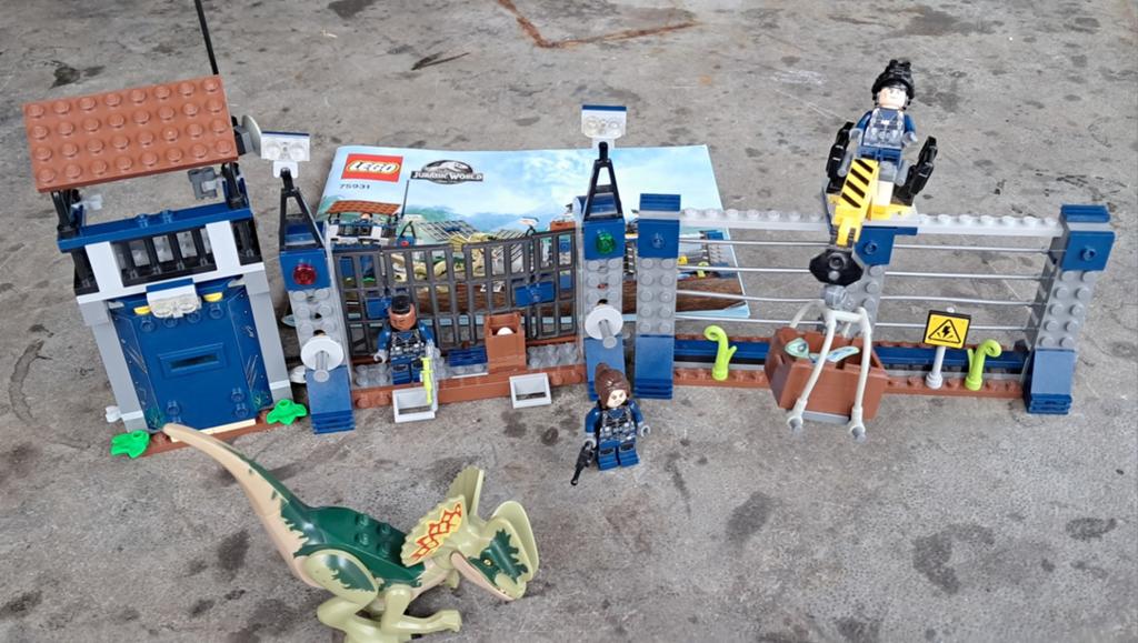 LEGO Jurassic World 75931 Dilophosaurus Outpost Attack, Compleet, Gebruikt, Jurassic World, Lego