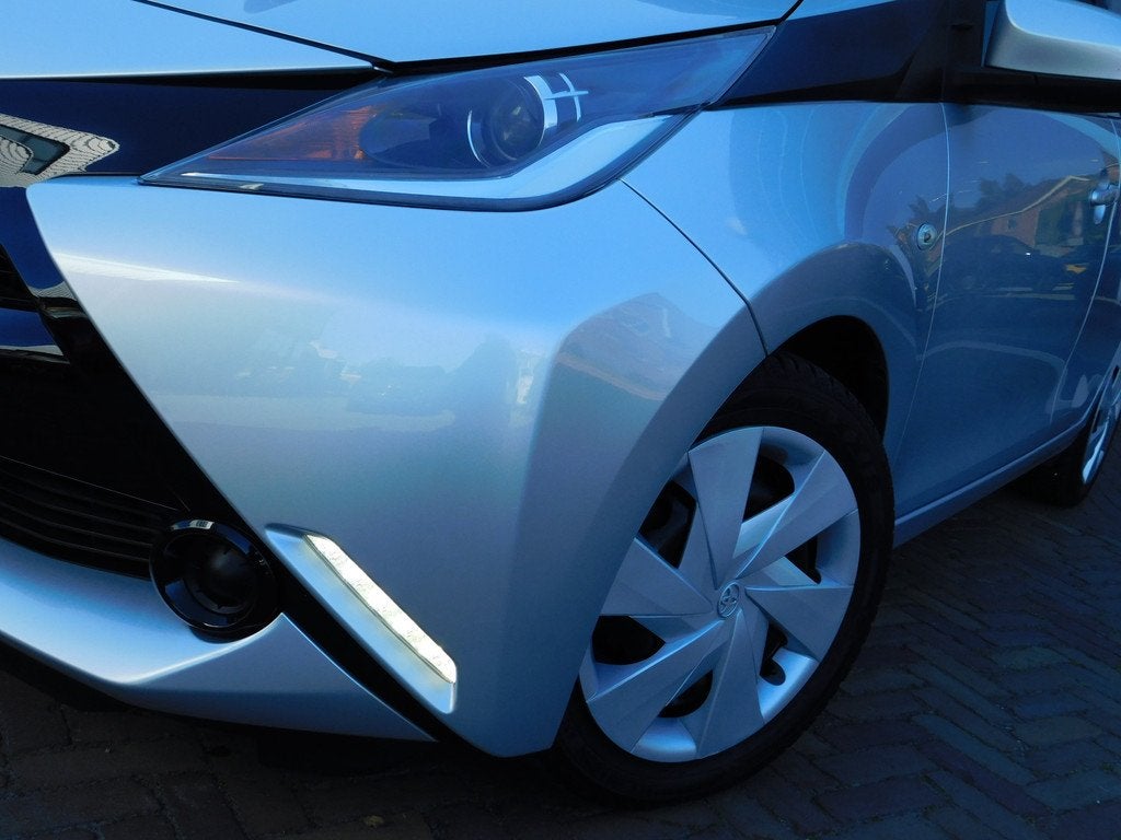 Toyota Aygo 1.0 VVT-i x-play (bj 2015), Auto's, Voorwielaandrijving, Stof, Gebruikt, 4 stoelen