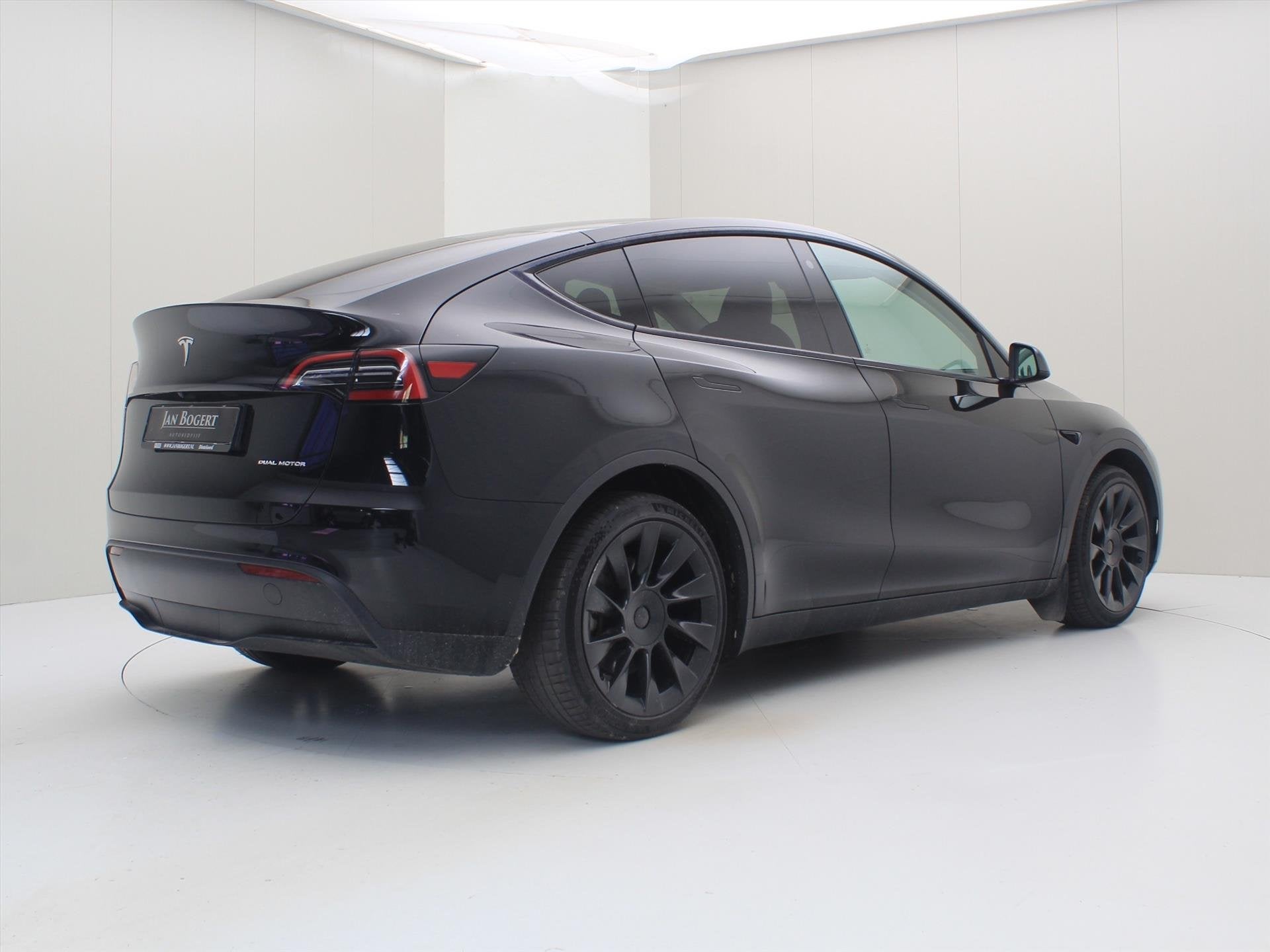 Tesla Model Y Long Range AWD 75kWh 351pk 93% SoH [ AMD RYZEN, Auto's, Automaat, Gebruikt, Zwart, Zwart