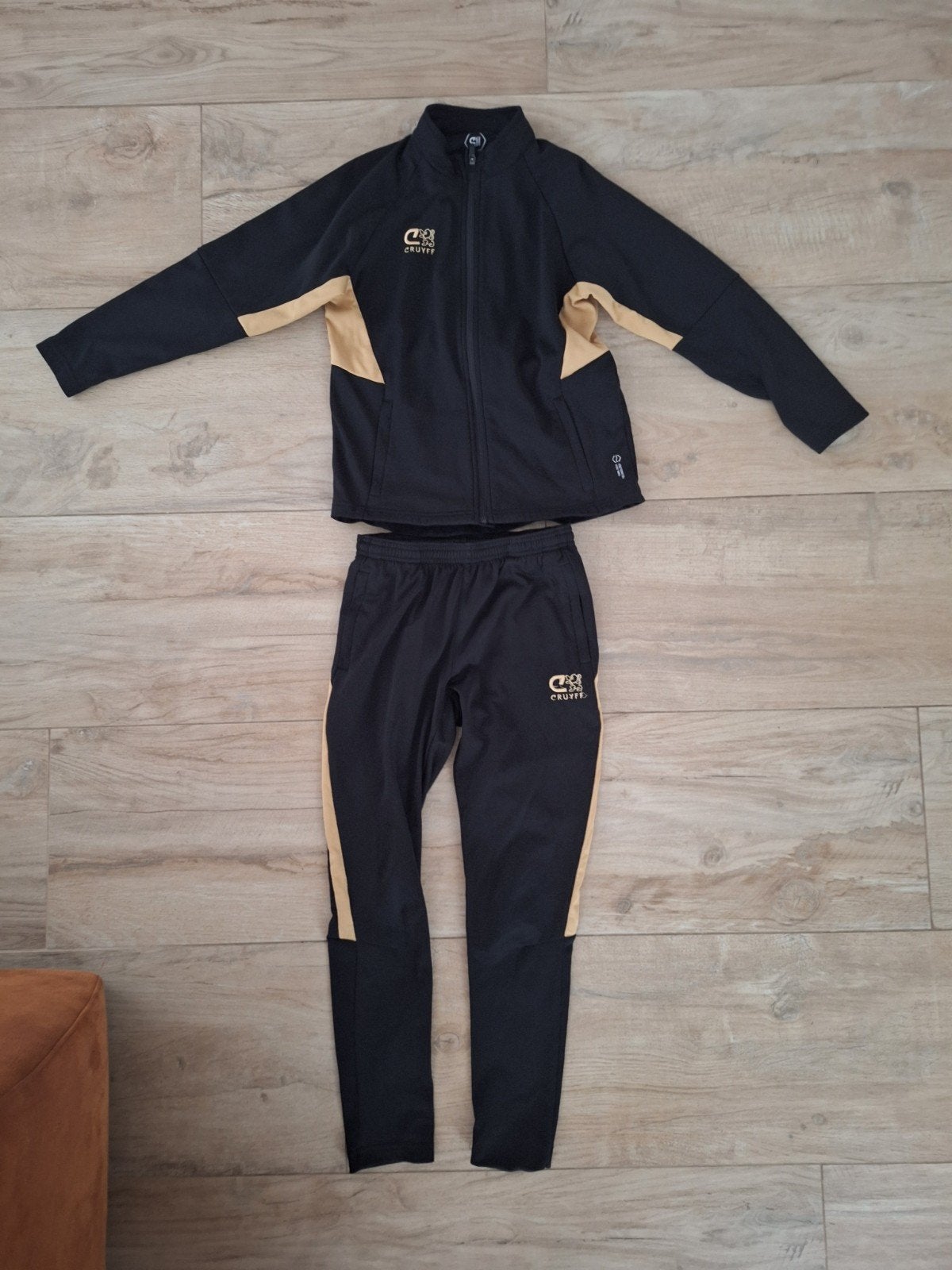 Cruiff trainingspak maat 164, Ophalen of Verzenden, Zo goed als nieuw, Jongen of Meisje, Sport- of Zwemkleding