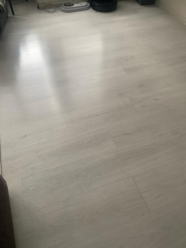 GRATIS Lichtgrijze laminaatvloer  55m2, Ophalen, 50 tot 150 cm, Zo goed als nieuw, 10 m² of meer