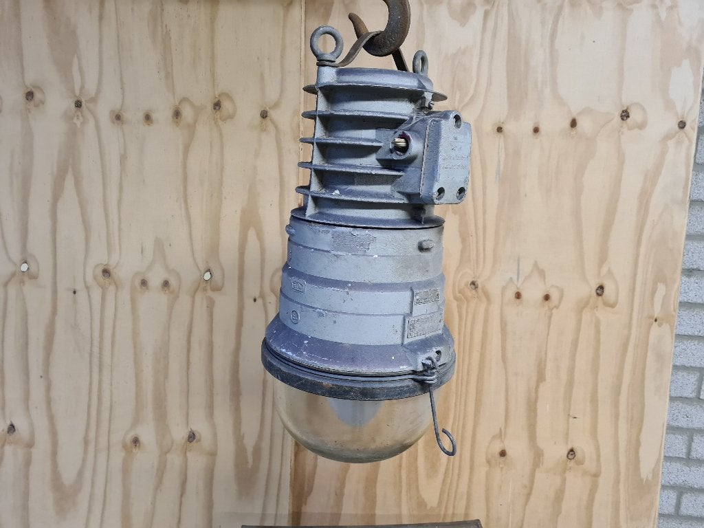 Zeer mooie bunker lamp/ explosieve vrije lamp, Hoog Ca 60 cm, Antiek en Kunst, Antiek | Lampen, Ophalen