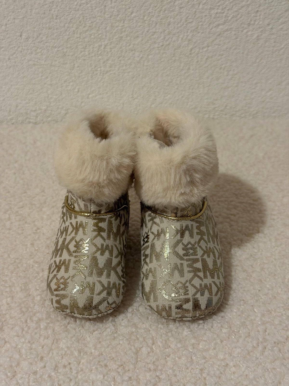 Michael Kors baby laarsjes met bont, maat 17, Kinderen en Baby's, Babykleding | Schoentjes en Sokjes, Meisje, Laarsjes, Nieuw