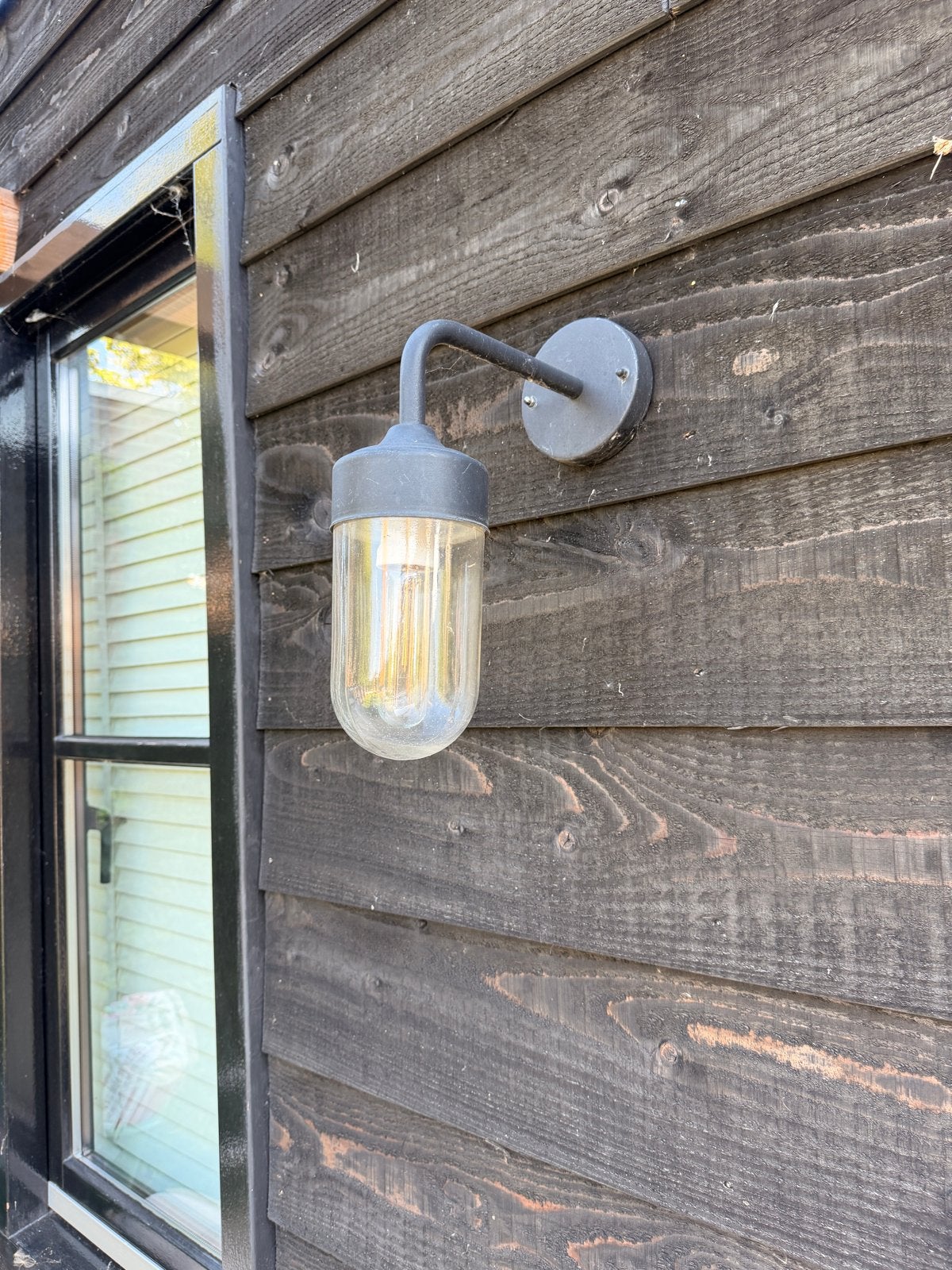 Twee degelijke buitenlampen in prima staat, Tuin en Terras, Gebruikt, Minder dan 50 watt, Wandlamp, Ophalen of Verzenden