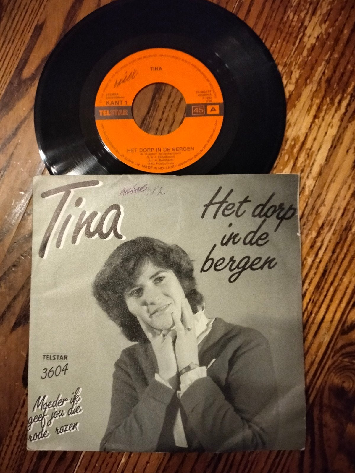 Tina, Ophalen of Verzenden, Zo goed als nieuw, Overige formaten, Levenslied of Smartlap