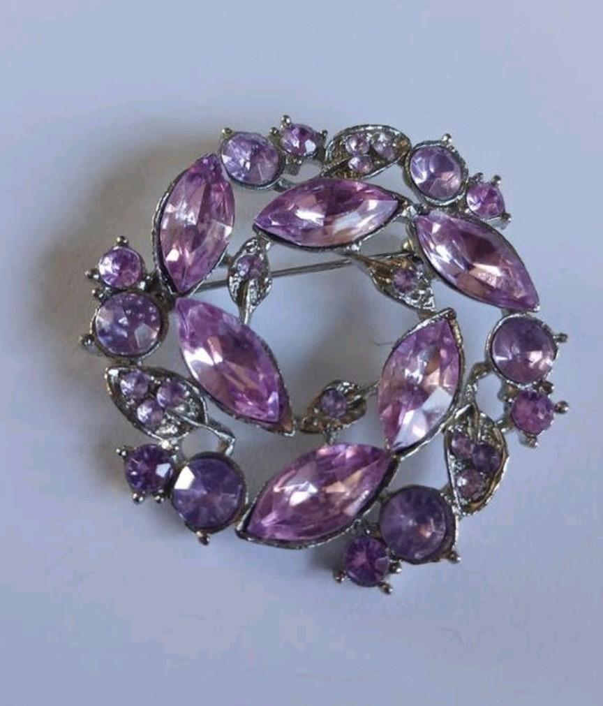 Vintage broche, Sieraden, Tassen en Uiterlijk, Broches, Ophalen of Verzenden, Zo goed als nieuw, Overige materialen
