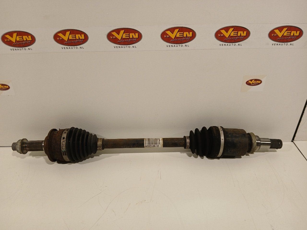 Aandrijfas links voor Suzuki Splash, Onderdelen@venauto.nl, Van der Ven Autorecycling B.V., Gebruikt, Ettenseweg 76, 4706 PB Roosendaal, The Netherlands