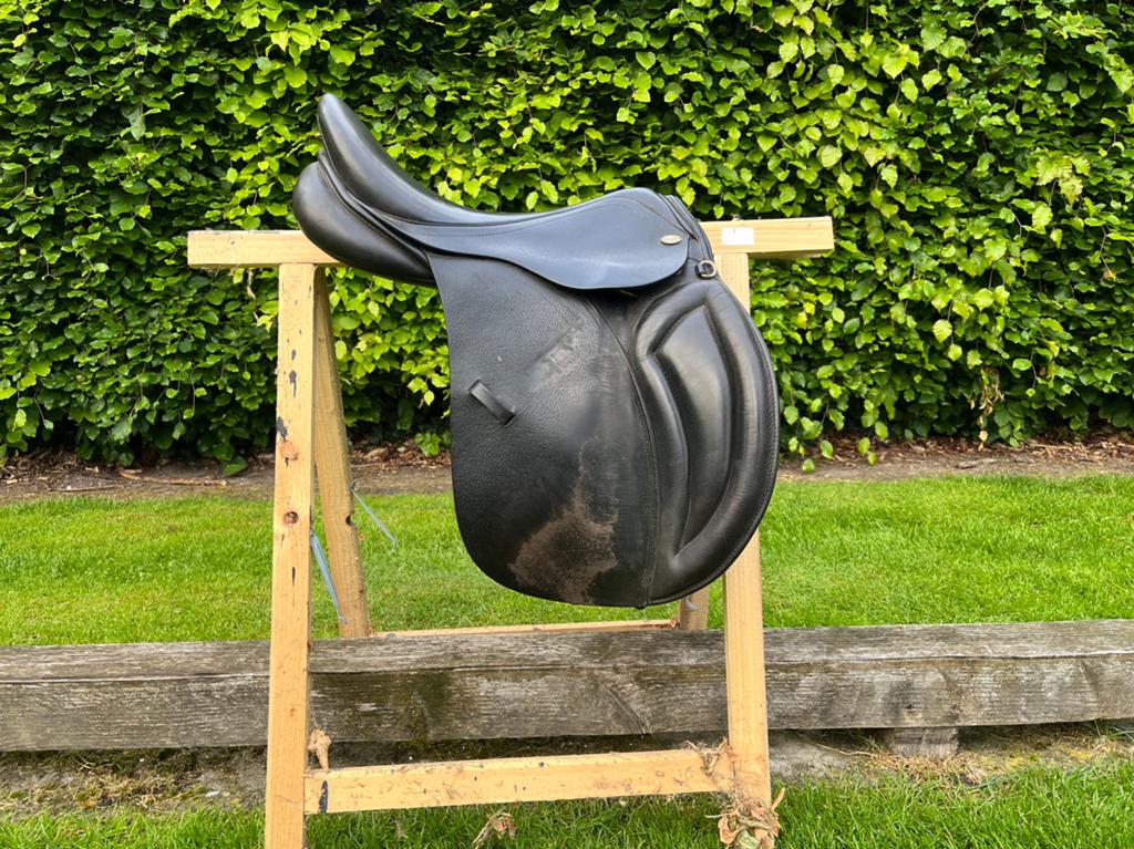 Euroriding topas VS veelzijdigheidszadel 17 inch, Ophalen, Zo goed als nieuw, Recreatie