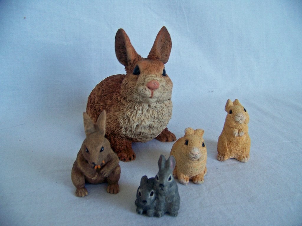 Stenen Konijnen beeldjes set. Castagna 1998, Ophalen of Verzenden, Zo goed als nieuw, Dier