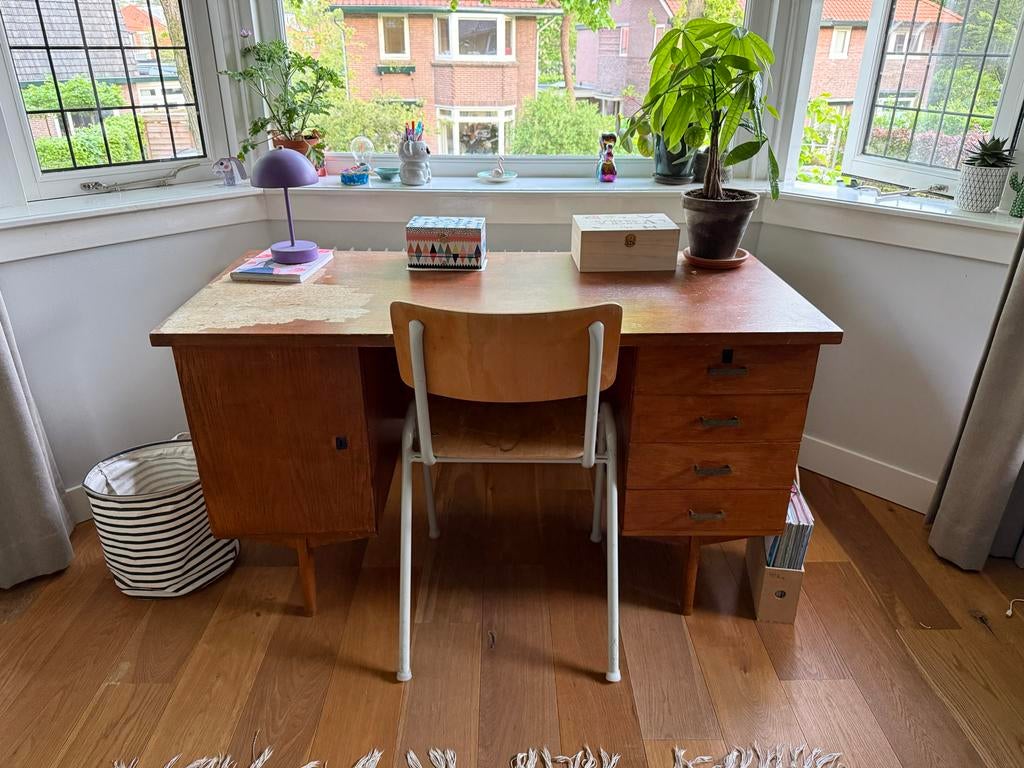 Vintage houten bureau, Huis en Inrichting, Bureaus, Ophalen, Overige typen, Gebruikt, 128 cm