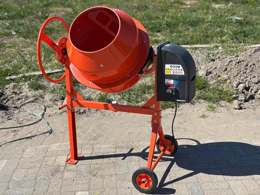 Betonmolen HBM 140 liter, Ophalen, Zo goed als nieuw