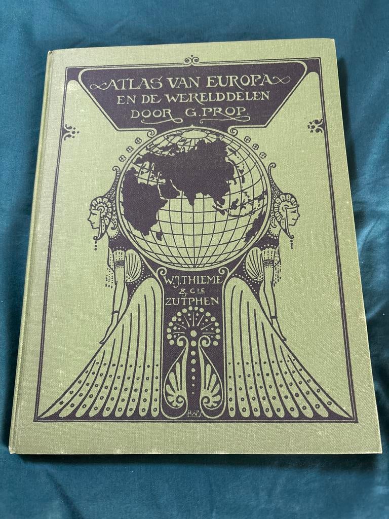 Antieke Atlas van Europa en de Werelddelen - G. Prop, Boeken, Gelezen, Overige atlassen, 2000 tot heden, Ophalen of Verzenden