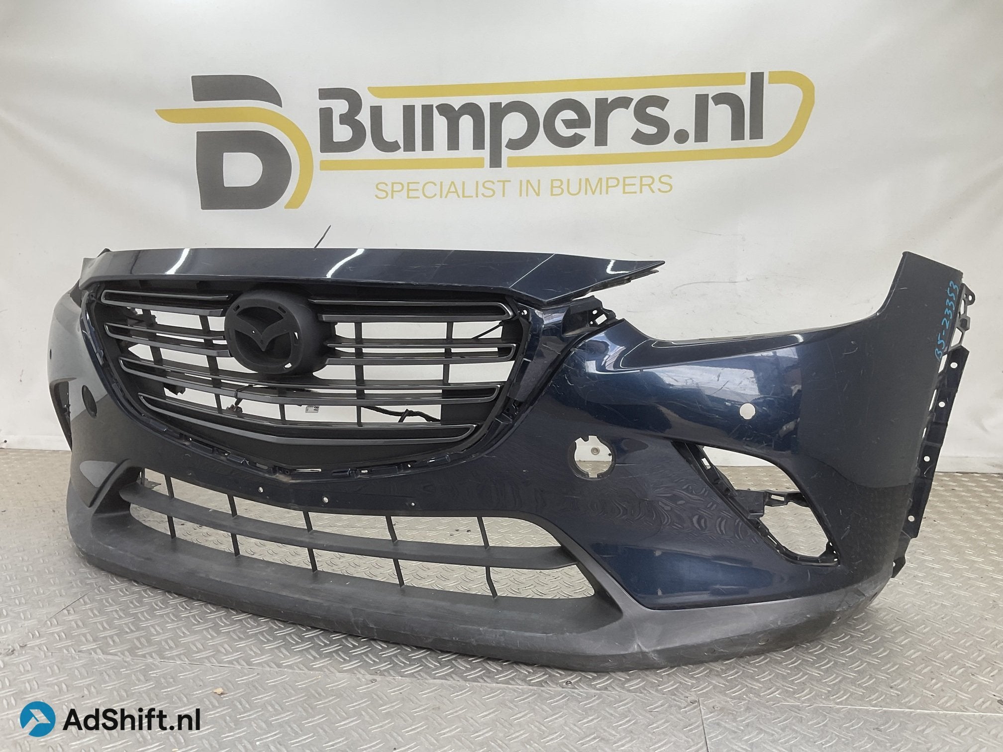 Bumper Mazda CX3 4xpdc 2015-2019 DK8A-50031 Voorbumper B5-23, Bumper