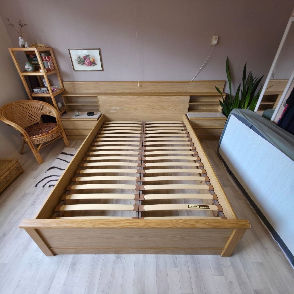 2 persoons retro bed met ombouw en ladekastjes, Huis en Inrichting, Ophalen, Overige materialen, Gebruikt, Beige